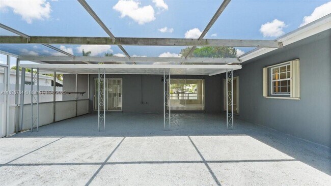 Building Photo - 7211 Shalimar St