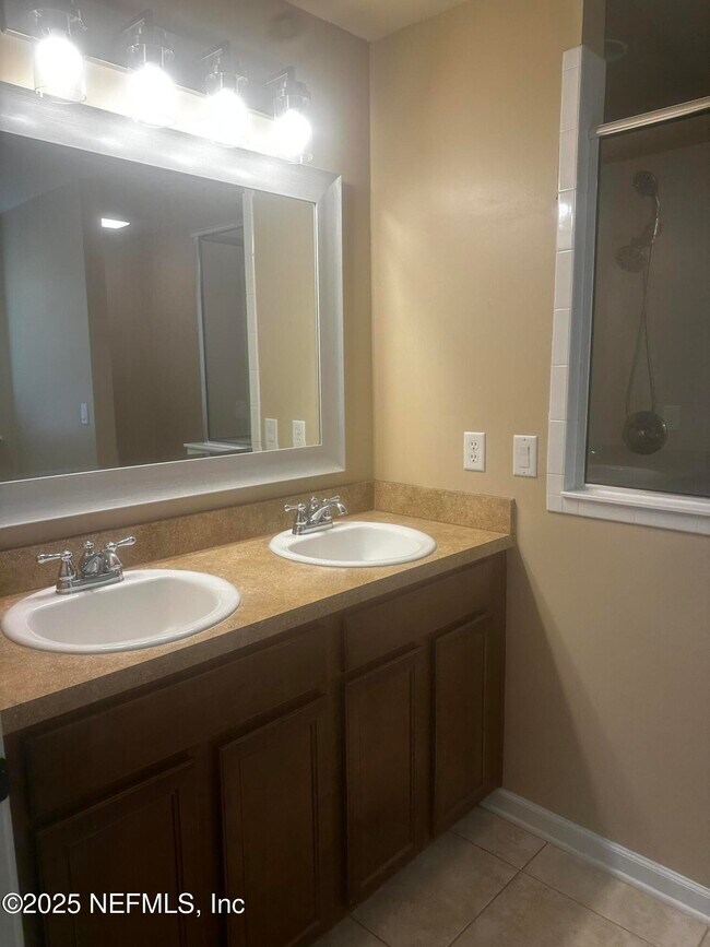 Building Photo - 45157 Ingleham Cir