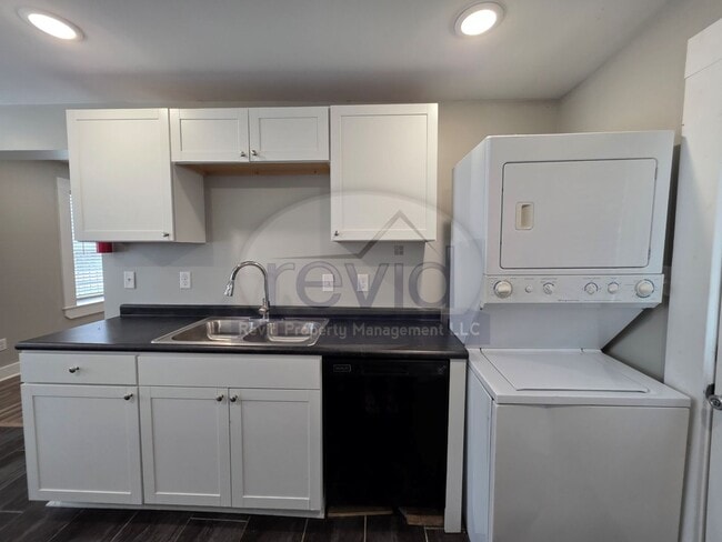 Building Photo - 3523 Barwood Cir