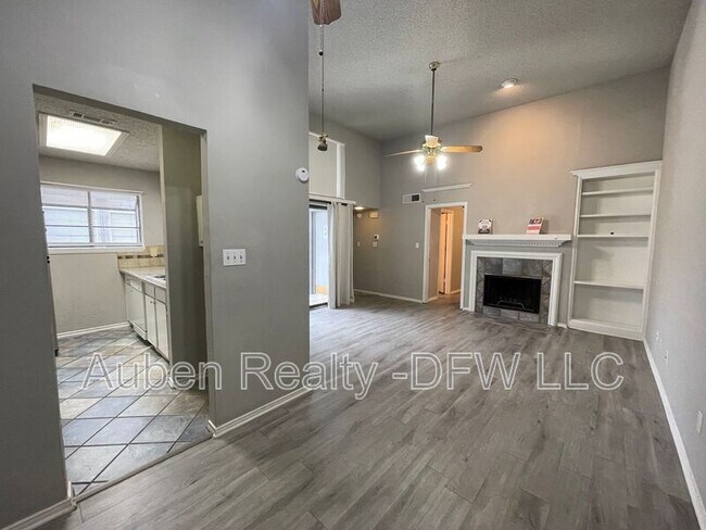 Building Photo - 602 Bellaire Dr