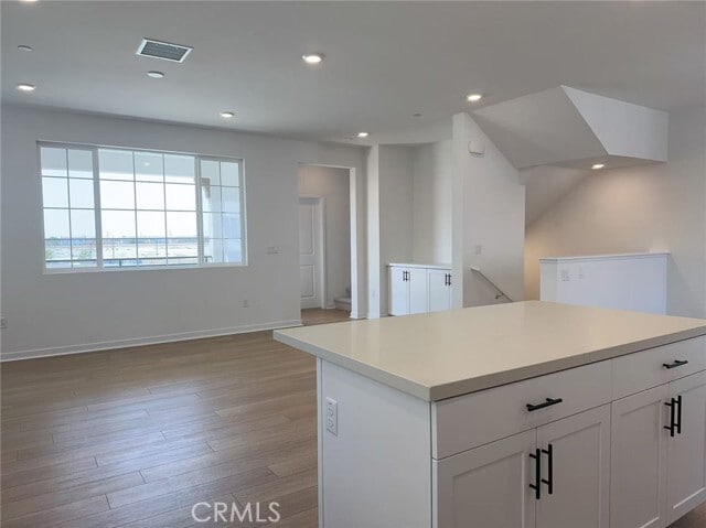 Building Photo - 5985 Huntington Dr