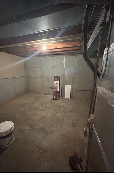 Building Photo - 1411 La Chateau Dr