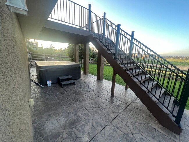 Building Photo - Back to school MOVE IN SPECIAL $250.00 OFF...