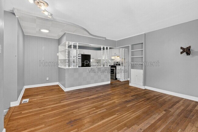 Building Photo - 2247 Hollis Dr