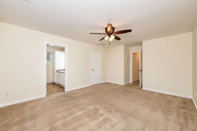 Building Photo - Clean and neat 4 bedroom, 2 bathroom single story in the Fancher Creek area 93727