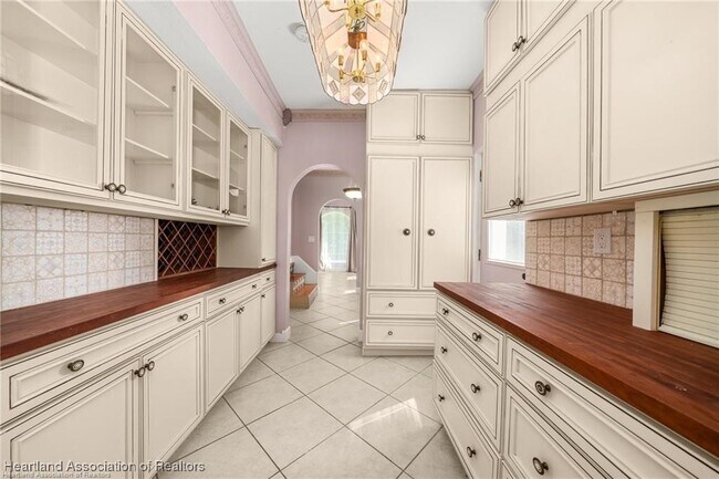 Building Photo - 1110 Hotiyee Ave