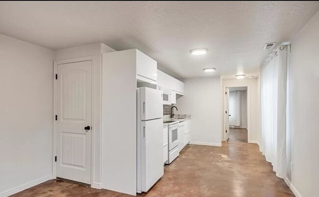 Building Photo - 1368 S 1050 W