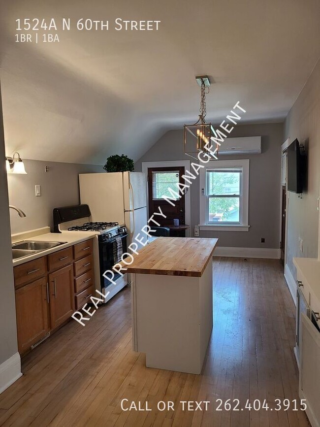 Building Photo - 1524 N 60th St