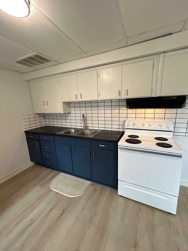 Building Photo - 1502 Gilmer Ave NW