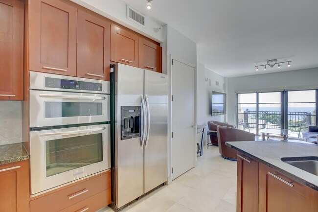 Building Photo - 2409 N Ocean Blvd