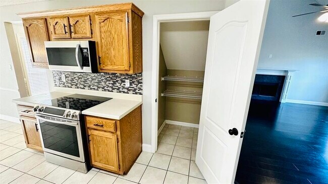 Building Photo - 4534 JONESY Dr