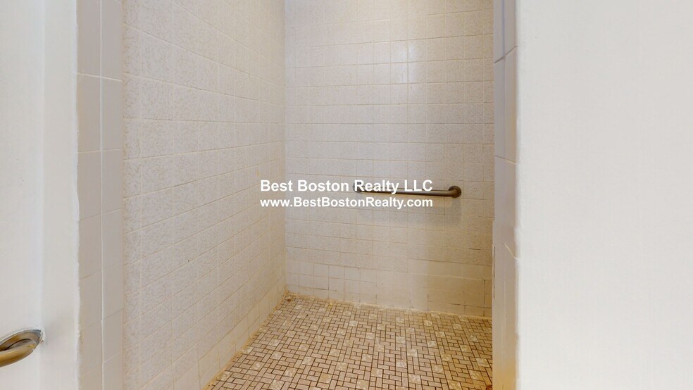 Building Photo - 100 Fellsview Ter