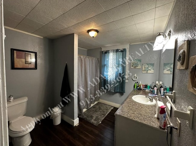 Building Photo - Cozy 3 Bed 1 Bath Home in KCK-Coming SOON!!