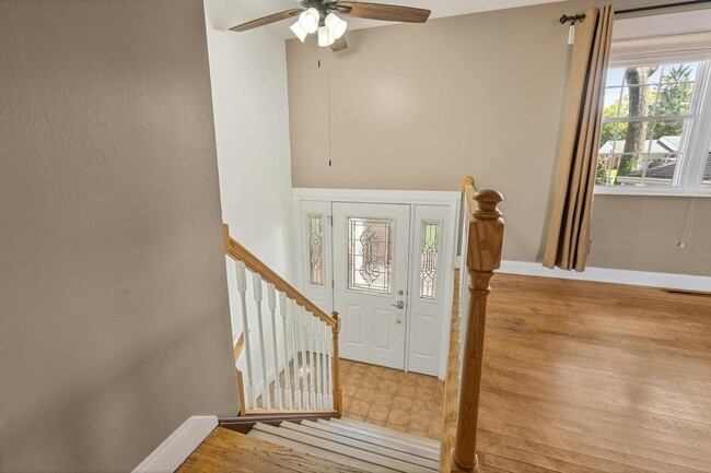 Building Photo - 2045 La Grange Rd