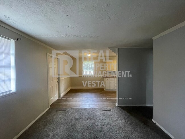 Building Photo - 4940 Faubus Ave