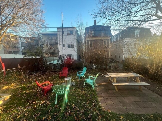 Building Photo - 175 Trenton St