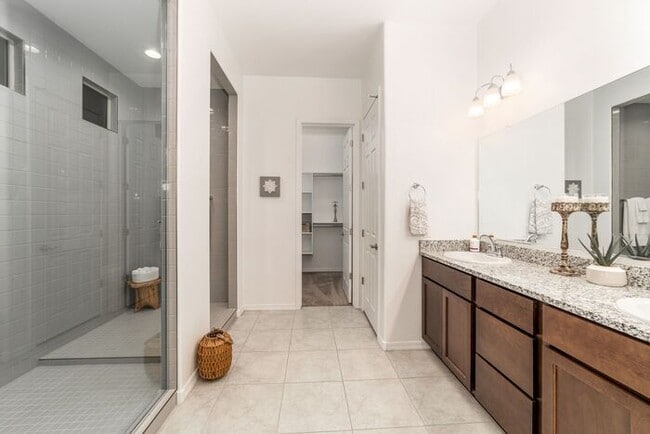 Building Photo - Beautiful home in Gated Dove Mountain Comm...