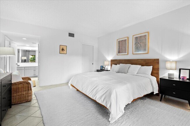 Building Photo - 11863 Wimbledon Cir