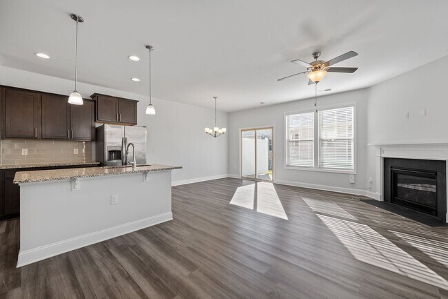 Building Photo - **Spacious 3/2.5 Townhome in Durham**