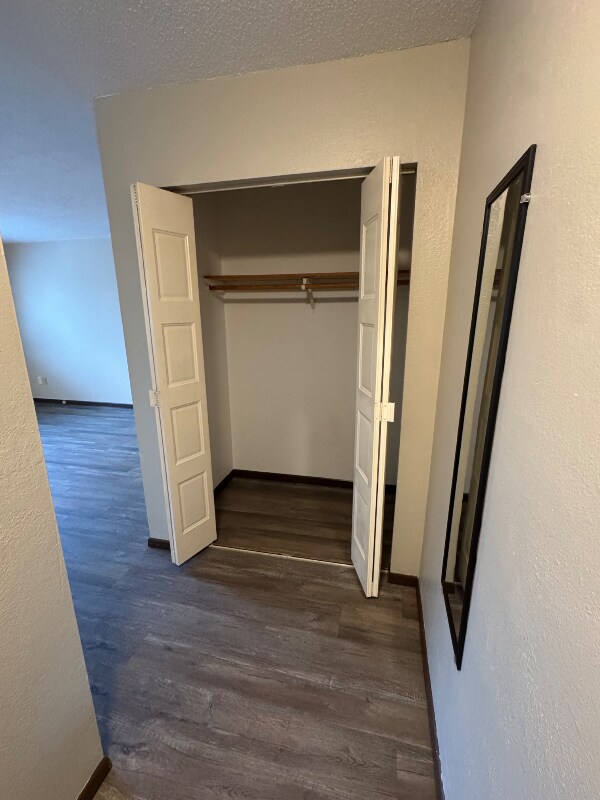 Building Photo - 501 W 8th Ave