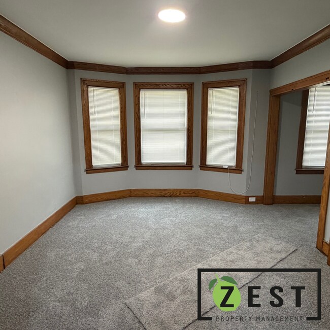 Building Photo - 4055 Beniteau St