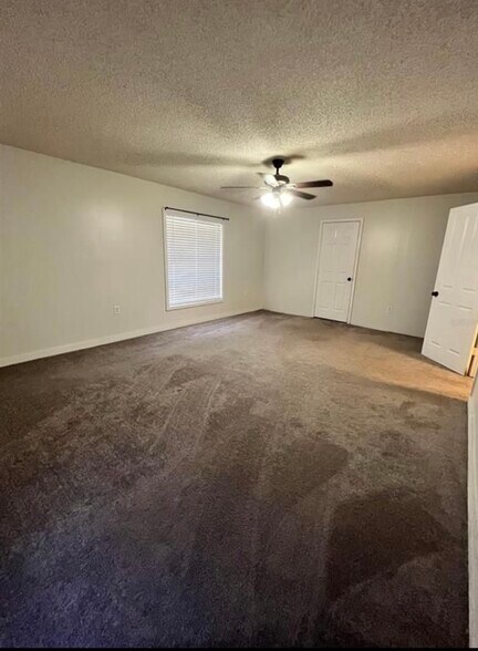 Building Photo - 13432 Suburban Ter