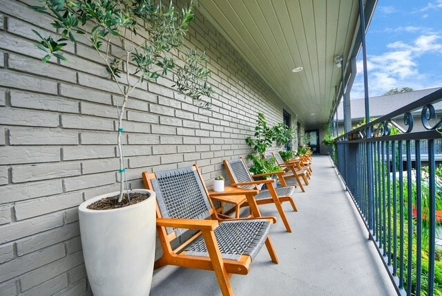 Building Photo - 1410 Hyde Park Blvd