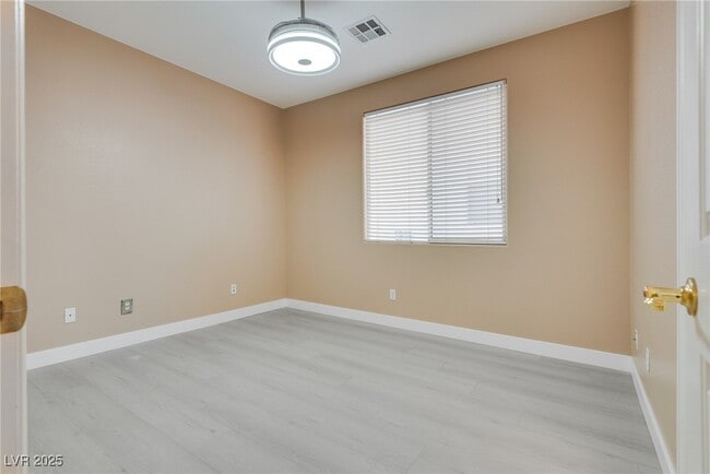 Building Photo - 1340 Rolling Sunset St