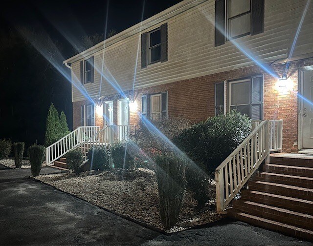 Building Photo - 4026 Calvary Rd