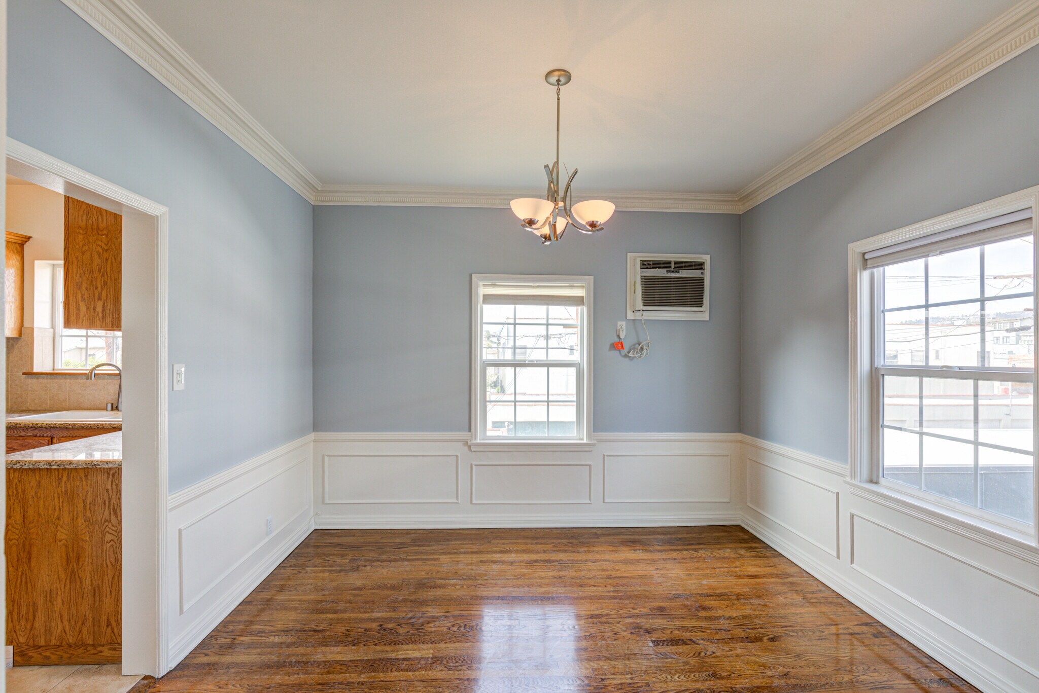 Building Photo - 127 N Harper Ave