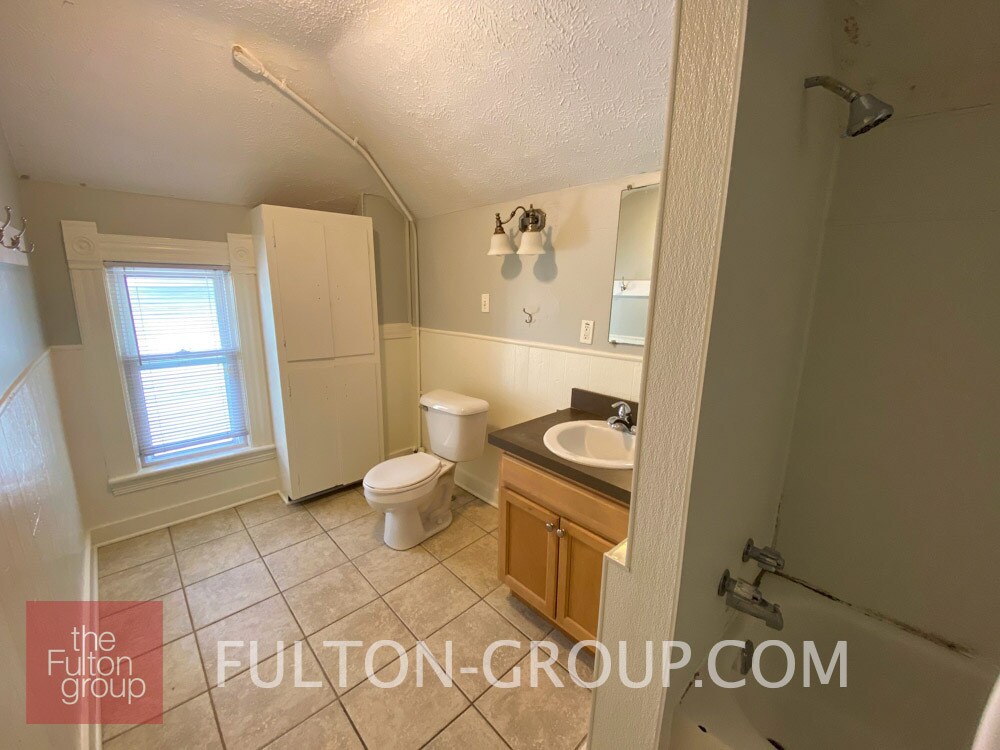 Building Photo - 740 Fulton St E