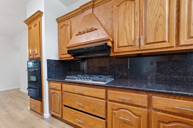 Building Photo - 7403 Oak Walk Dr