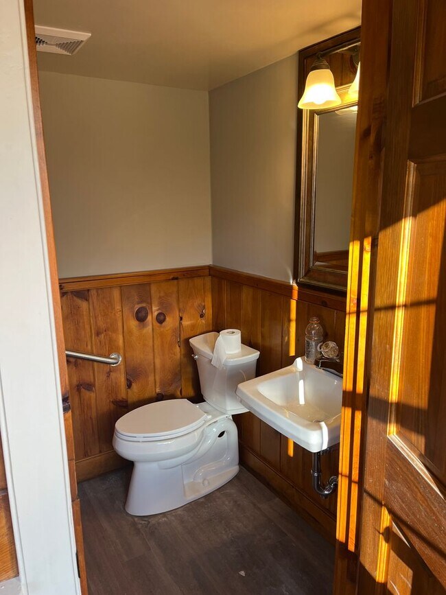 Building Photo - 2985 Granary Rd