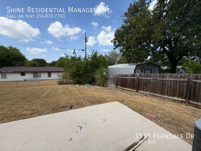 Building Photo - 1515 Ferndale Dr