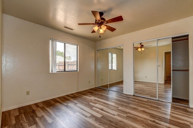 Building Photo - 6284 N Buckboard Dr