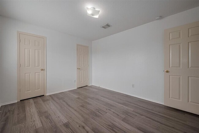 Building Photo - 6814 Shallow River Ct