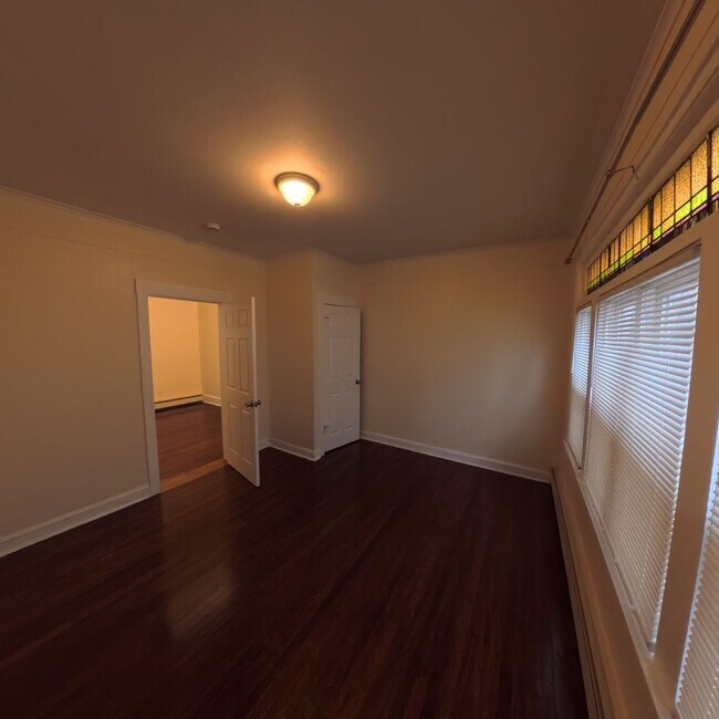 Building Photo - 140-142 Lorraine St