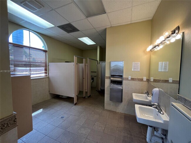 Building Photo - 4929 SW 140th Terrace