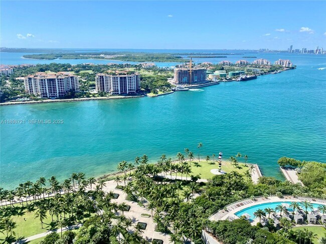 Building Photo - 300 South Pointe Dr