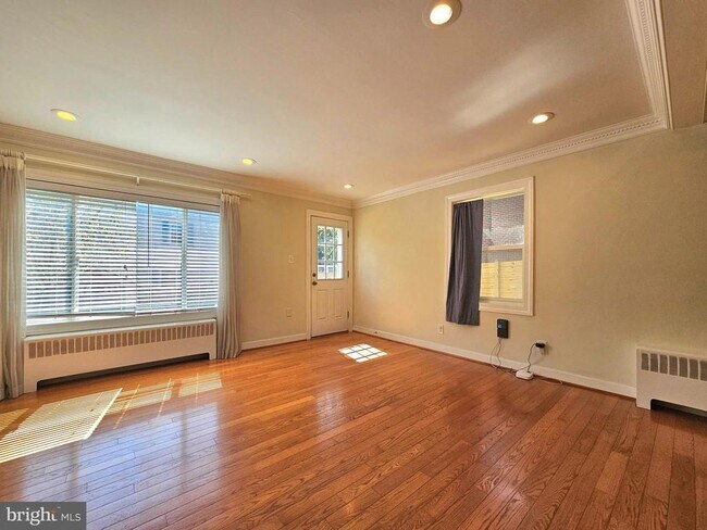 Building Photo - 3109 Mosby St