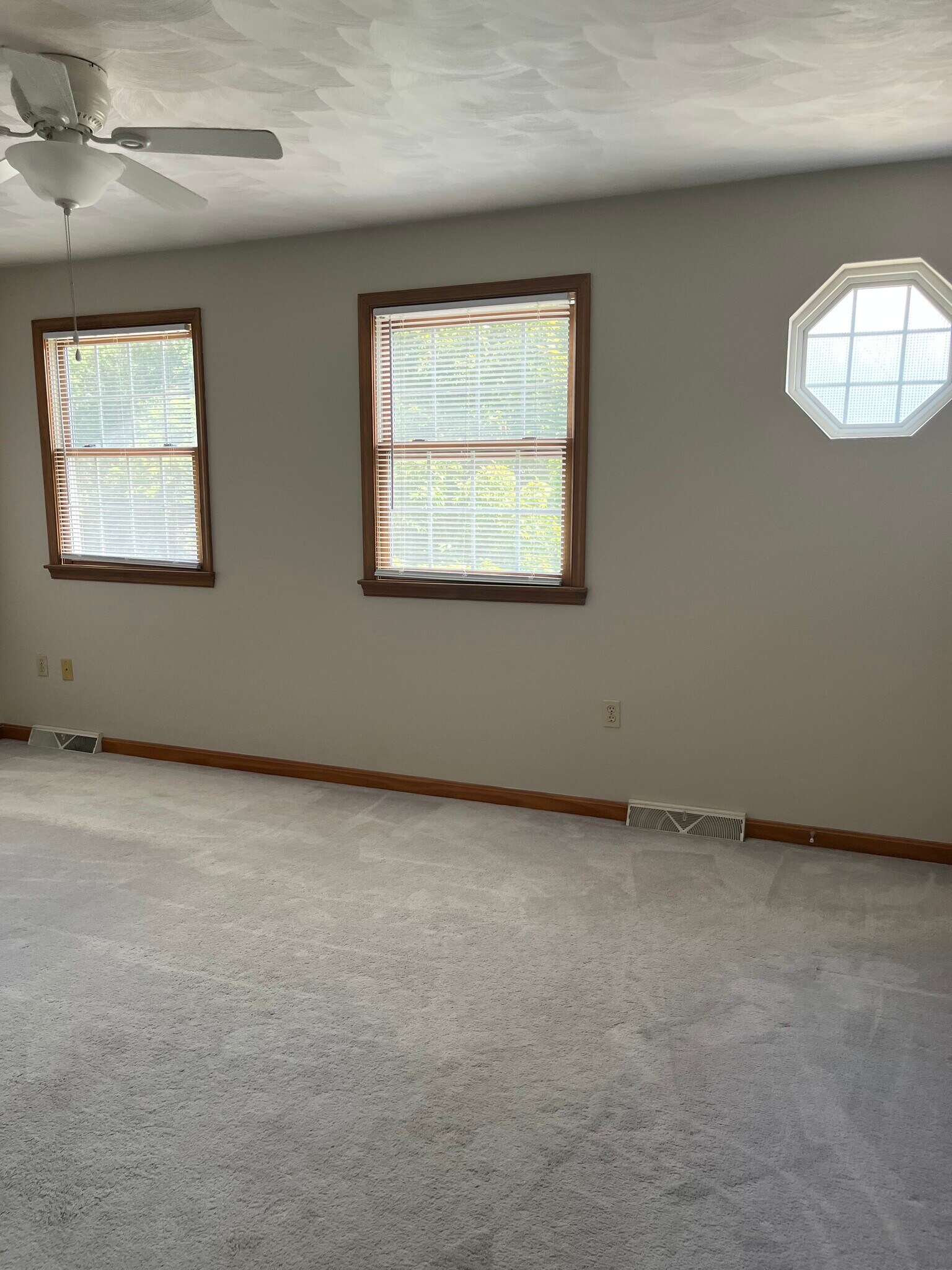 Building Photo - 1112 Cranston Dr