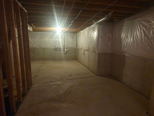 Building Photo - 173 Providence Ln