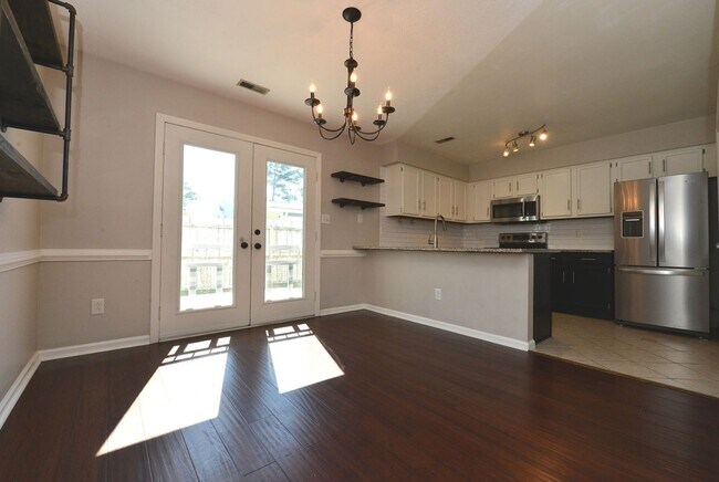 Building Photo - 534 Pine Tops Ct
