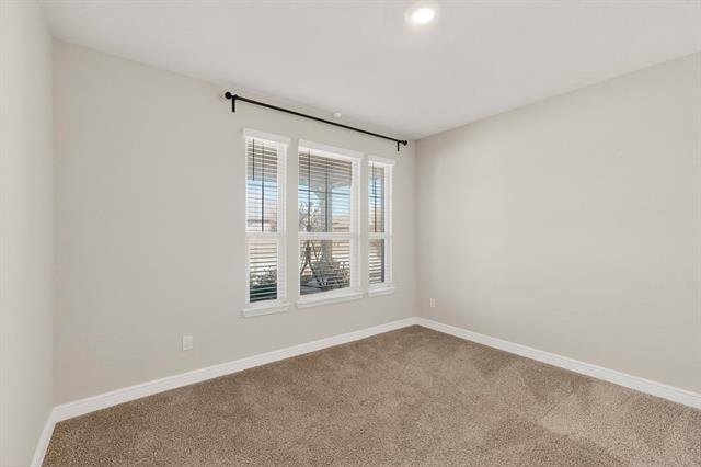 Building Photo - 625 Hogan Dr