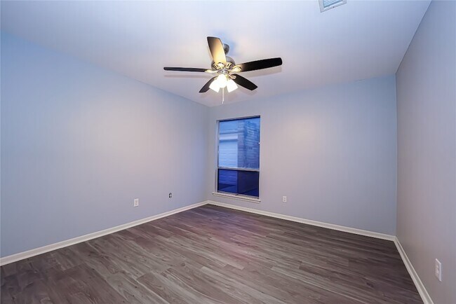 Building Photo - 2306 Wallingford Dr