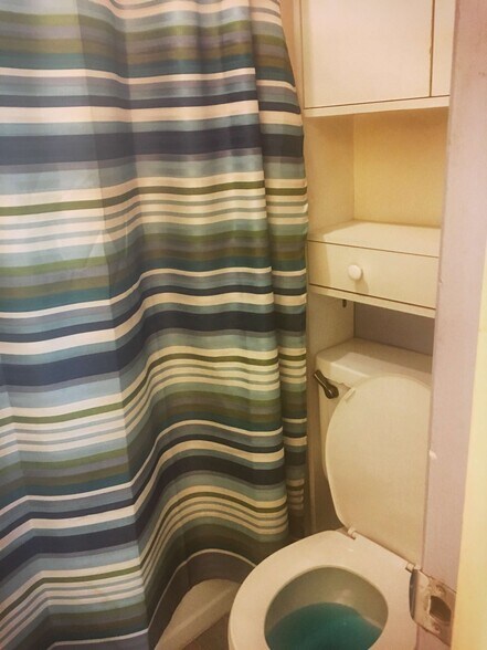 Bathroom - 1050 N Lafayette St