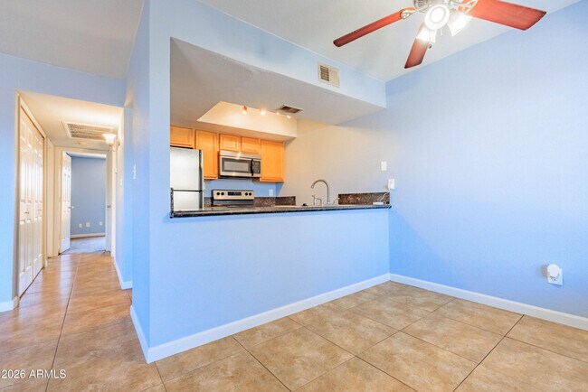 Building Photo - 1241 N 48th St