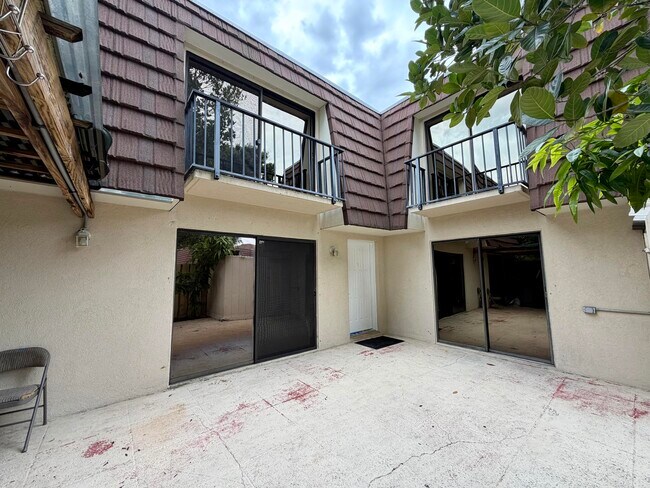 Building Photo - 2213 22nd Ln