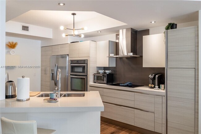 Building Photo - 3255 NE 184th St