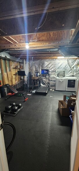 Flex Space / Laundry - 1236 Vintage Pl